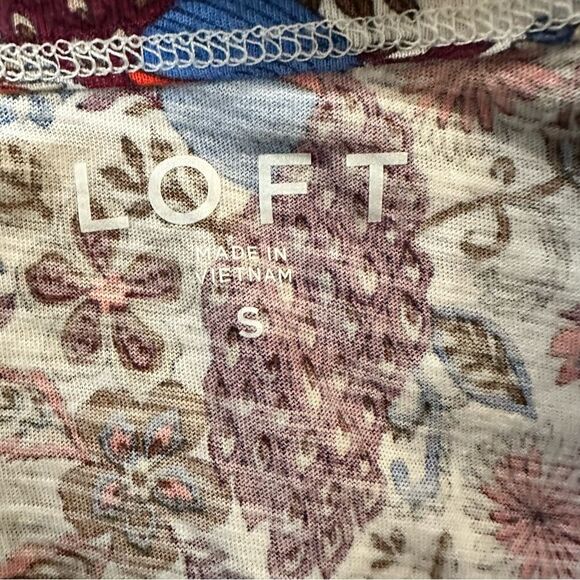 LOFT Boho Peacock Print T-Shirt Size Small - Picture 9 of 9